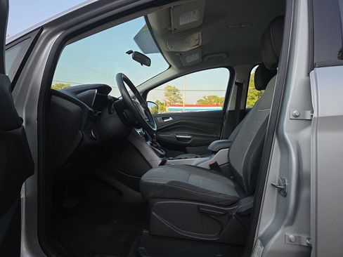 Used 2015 Ford C-MAX SE w/ Interior Protection Package image 9