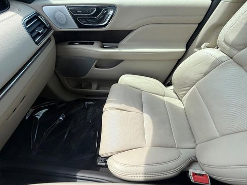 Certified 2020 Lincoln Navigator Reserve w/ Luxury Package AWD/4WD image 26