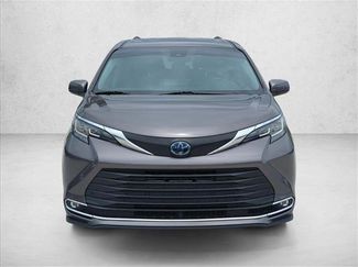 Used 2022 Toyota Sienna XLE FWD video 2