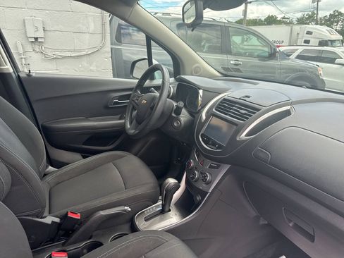 Used 2015 Chevrolet Trax LT w/ LPO, Protection Package AWD/4WD image 25