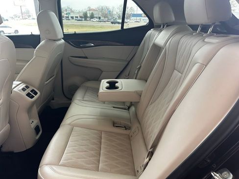 Used 2022 Buick Envision Avenir w/ Technology Package II image 19