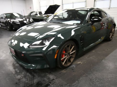 Certified 2025 Toyota GR86 Hakone Edition image 3