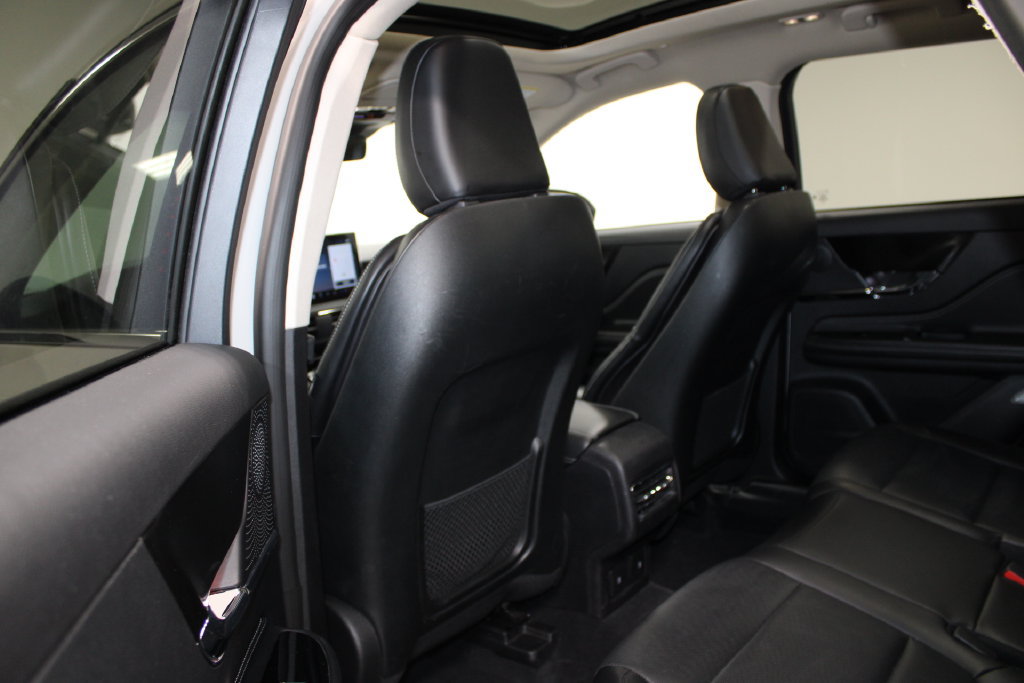 Used 2023 Lincoln Corsair AWD w/ Equipment Group 101A image 17