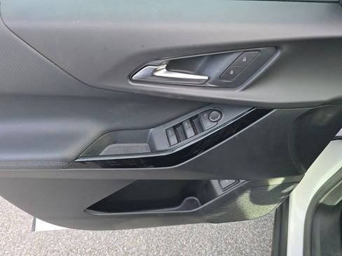 Used 2026 Chevrolet Equinox LT w/ Convenience Package II image 10