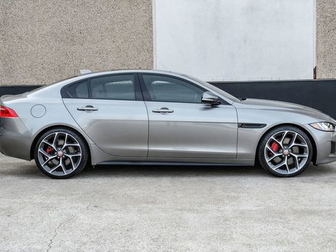 Used 2019 Jaguar XE S image 8