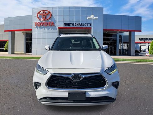 Used 2021 Toyota Highlander Platinum image 5