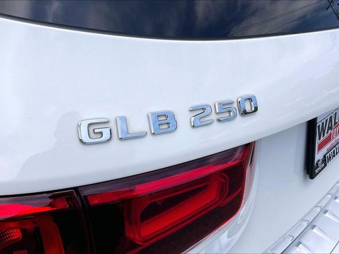 Used 2021 Mercedes-Benz GLB 250 image 10