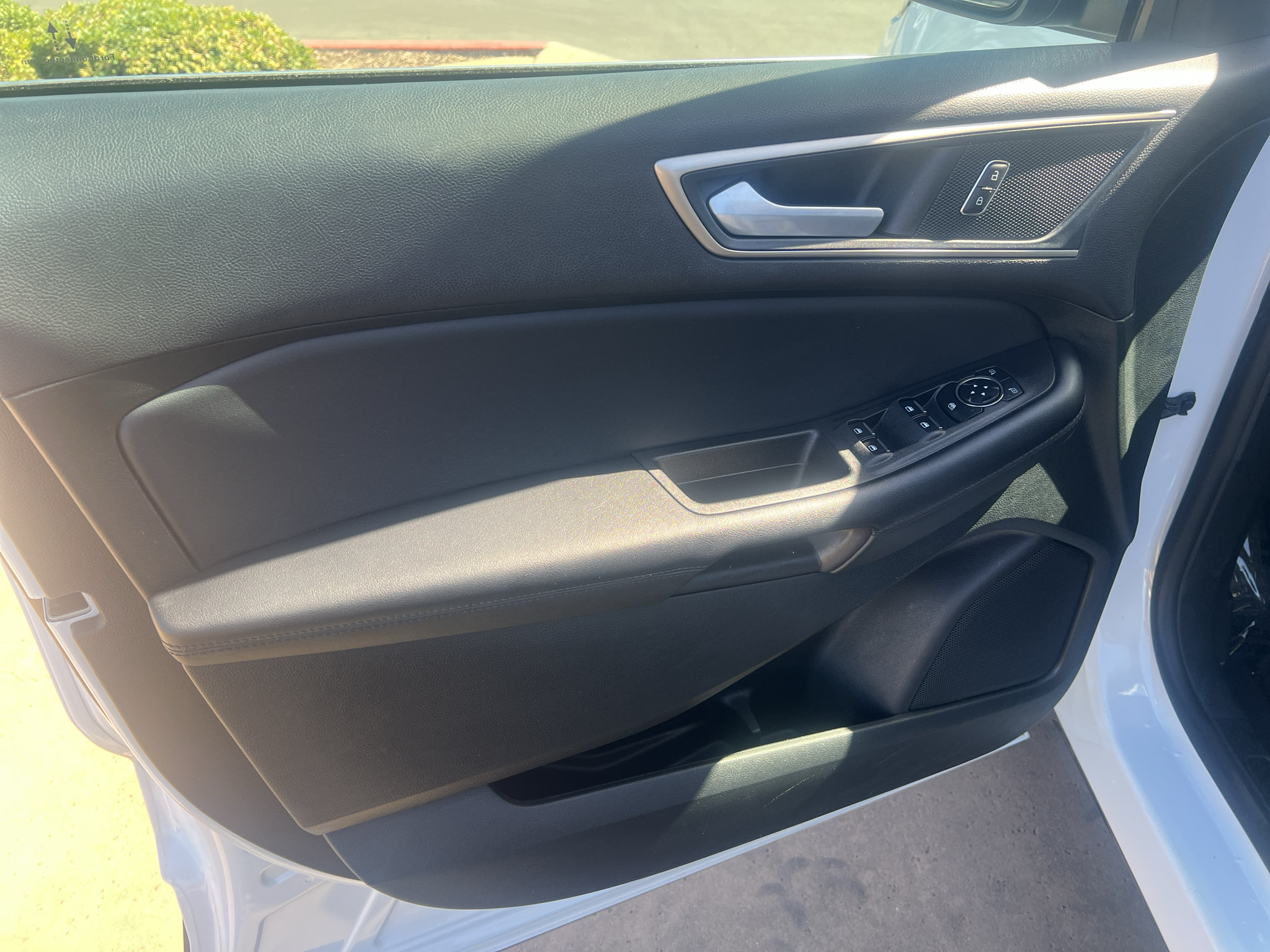 Used 2024 Ford Edge SEL AWD/4WD image 13