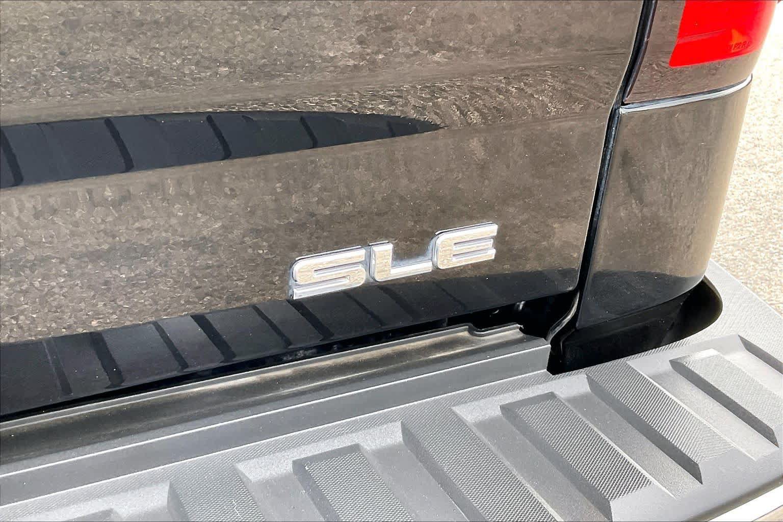 Used 2018 GMC Sierra 1500 SLE w/ SLE Value Package AWD/4WD image 10