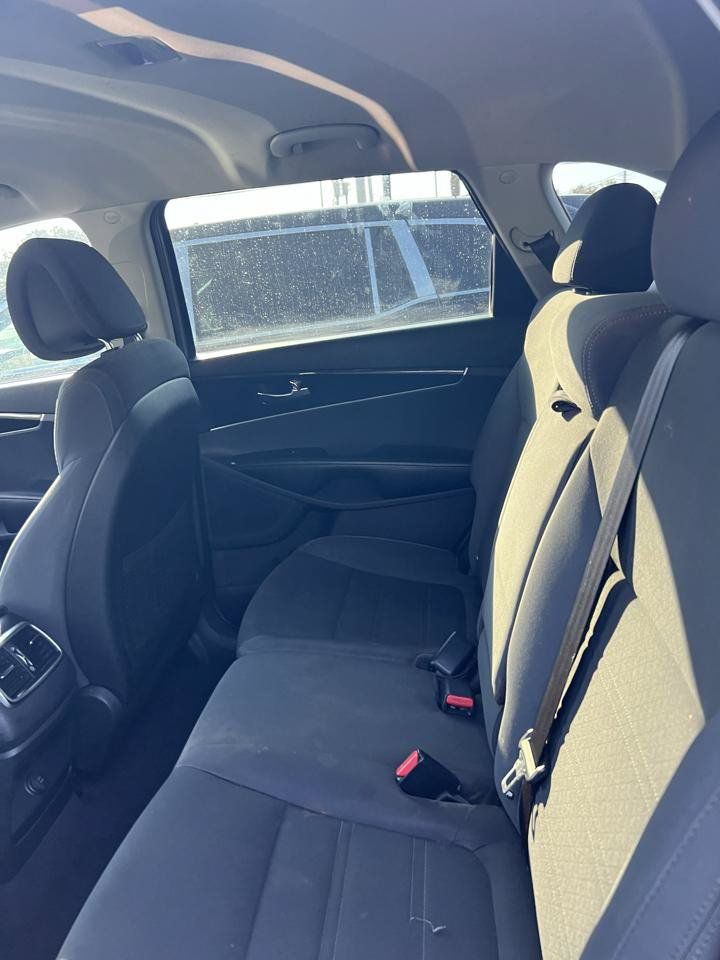 Used 2016 Kia Sorento L FWD image 6