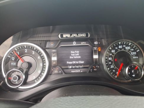 Used 2021 RAM 1500 Big Horn image 12