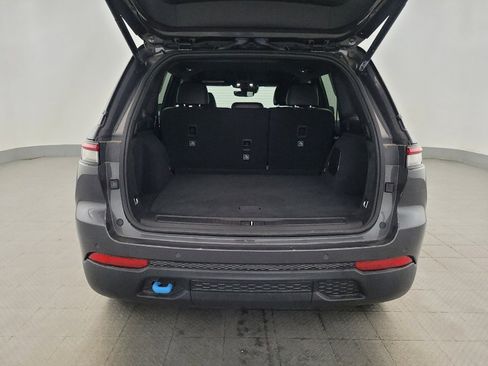 Used 2022 Jeep Grand Cherokee Trailhawk AWD/4WD image 29