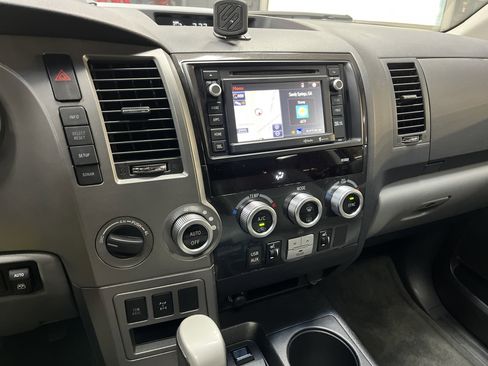 Used 2015 Toyota Sequoia Limited image 25