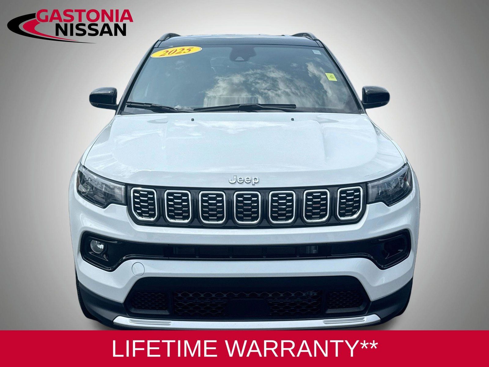 Used 2025 Jeep Compass Limited AWD/4WD image 2