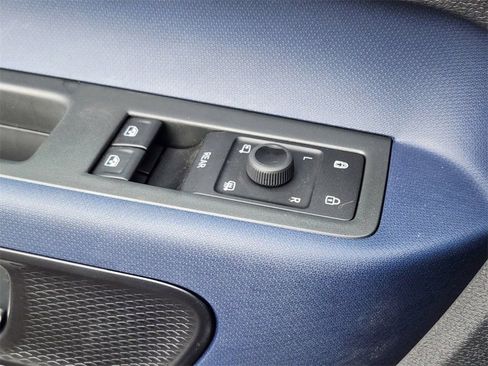 New 2025 Volkswagen ID. Buzz Pro S RWD image 4