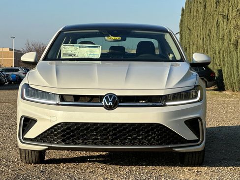 New 2026 Volkswagen Jetta SE image 9