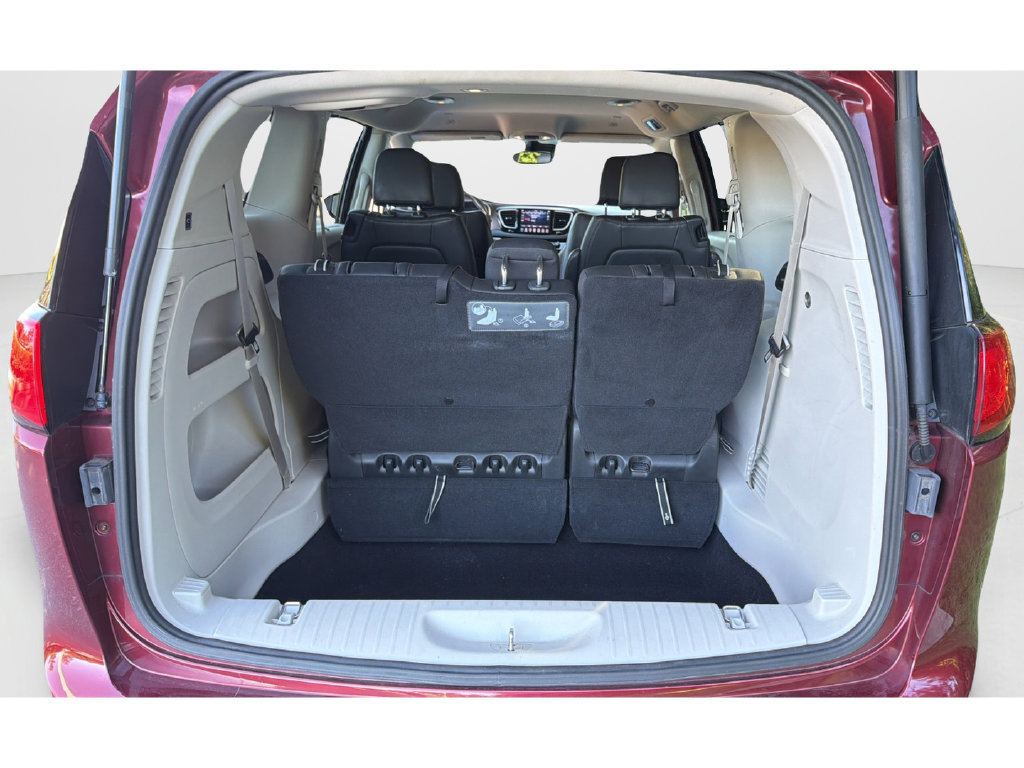 Used 2019 Chrysler Pacifica Touring-L w/ Advanced Safetytec Group FWD image 34