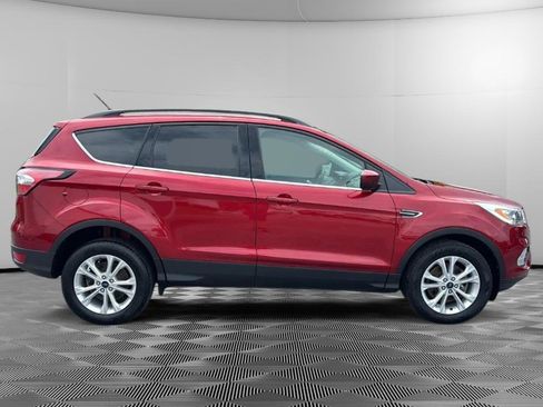 Used 2017 Ford Escape SE w/ Equipment Group 201A AWD/4WD image 6