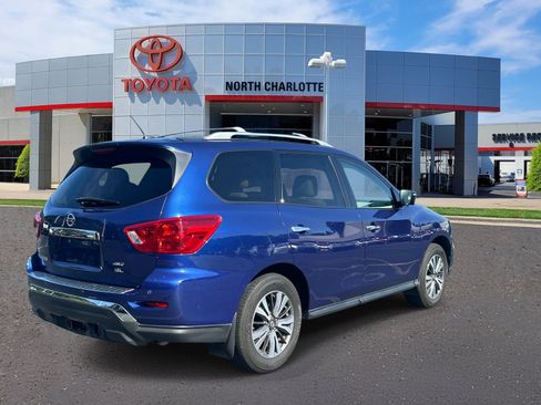 Used 2017 Nissan Pathfinder SL w/ SL Tech Package AWD/4WD image 6
