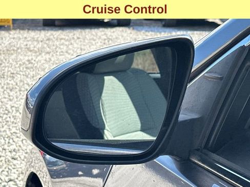 Used 2015 Toyota Camry SE image 8