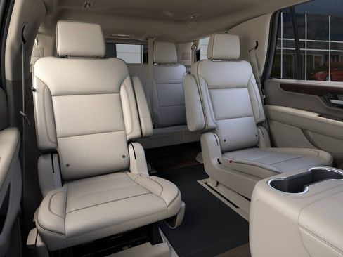 New 2026 GMC Yukon Denali w/ Advanced Technology Package AWD/4WD image 17