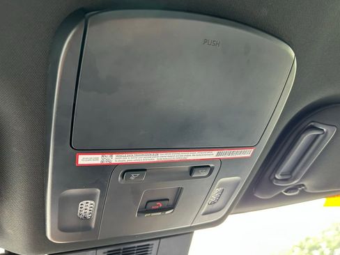 Used 2025 Toyota Camry SE image 30