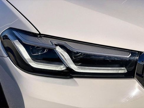 Used 2023 BMW 540i w/ Premium Package image 26