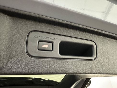 Certified 2024 Honda Pilot Elite image 36