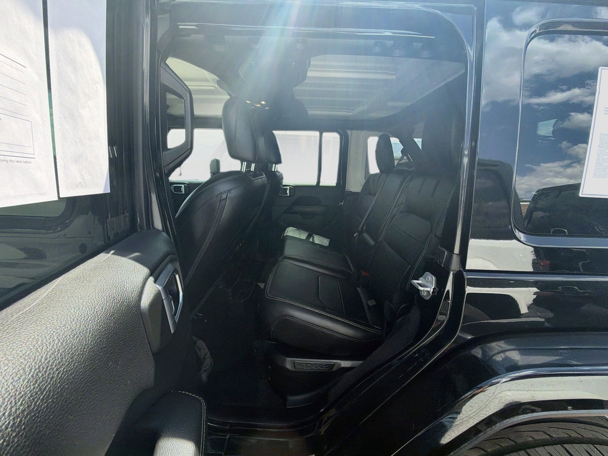 Used 2022 Jeep Wrangler Unlimited Sahara AWD/4WD image 29