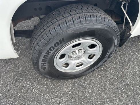 Used 2023 Nissan Frontier S w/ Technology Package image 32