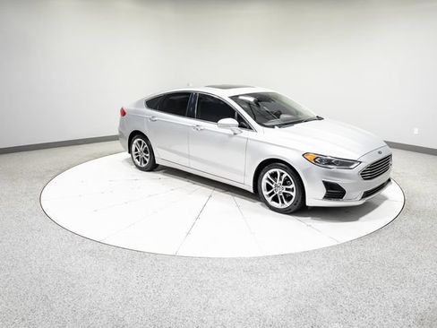 Used 2019 Ford Fusion SEL FWD image 26