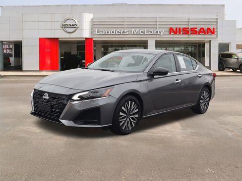 Used 2024 Nissan Altima 2.5 SV image 7