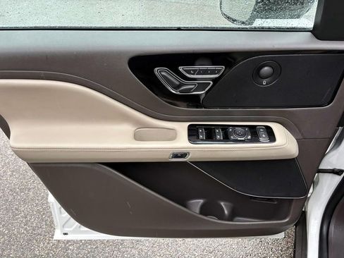 Used 2020 Lincoln Aviator Reserve w/ Equipment Group 201A image 11