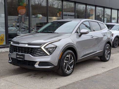 Used 2023 Kia Sportage LX image 1