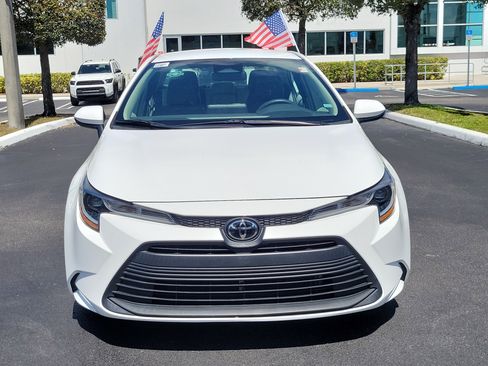 Used 2023 Toyota Corolla LE image 4
