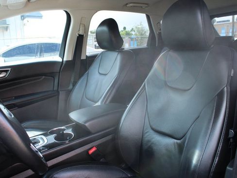 Used 2017 Ford Edge Titanium w/ Technology Package FWD image 13