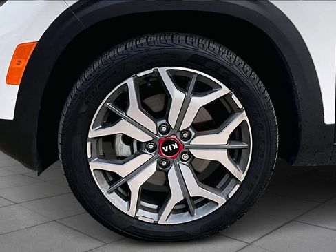 Used 2021 Kia Seltos S image 10