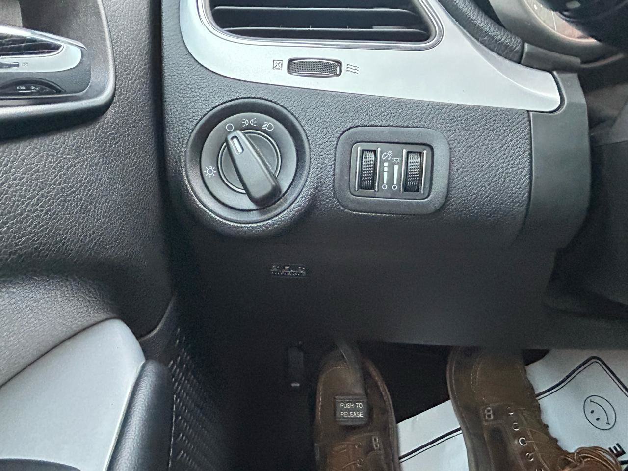 Used 2012 Dodge Journey FWD image 25