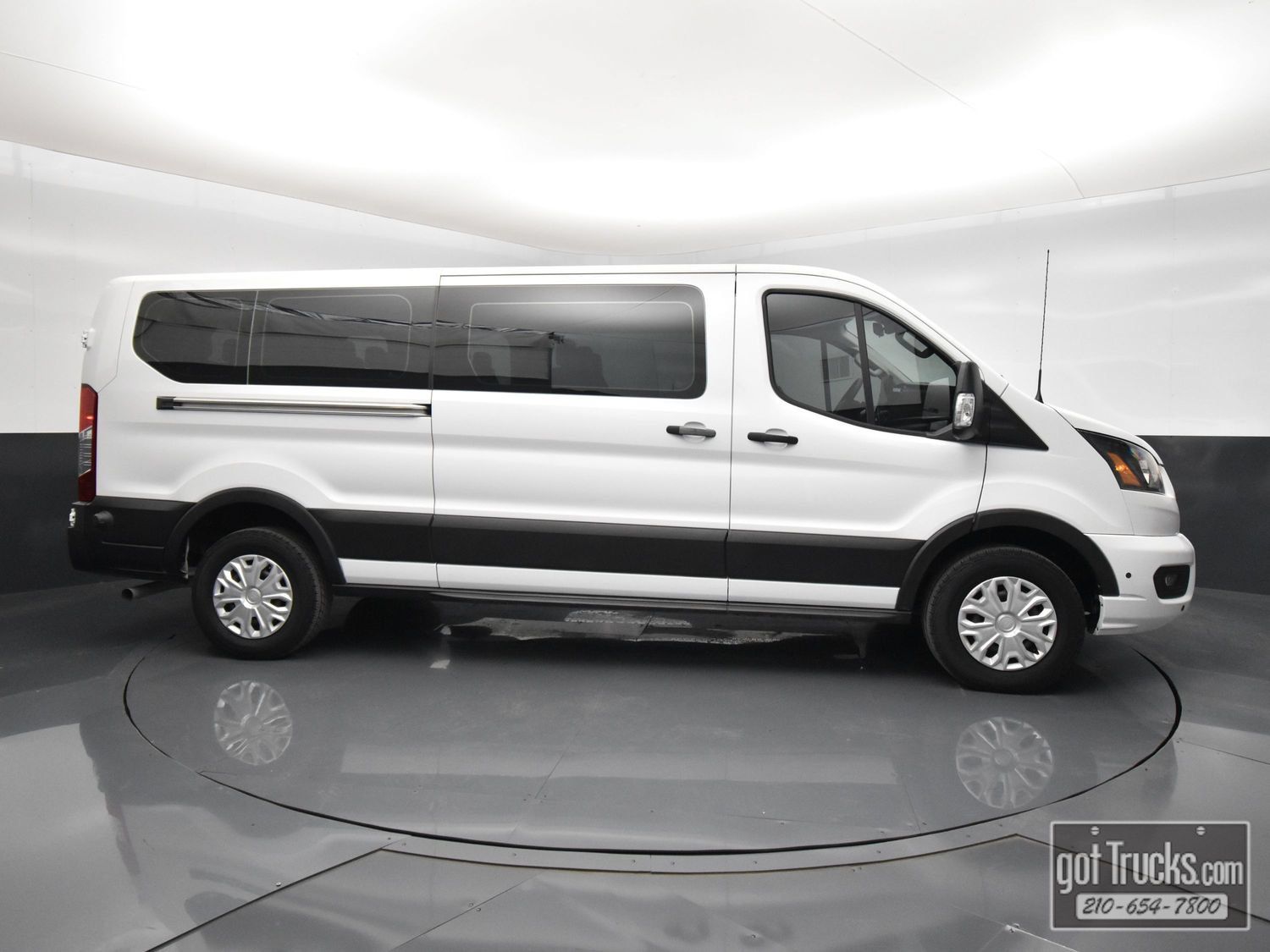Used 2024 Ford Transit 350 XLT RWD image 54