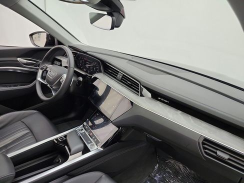 Used 2024 Audi Q8 e-tron Premium AWD/4WD image 19