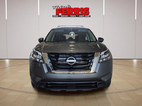 Used 2025 Nissan Pathfinder SV image 8