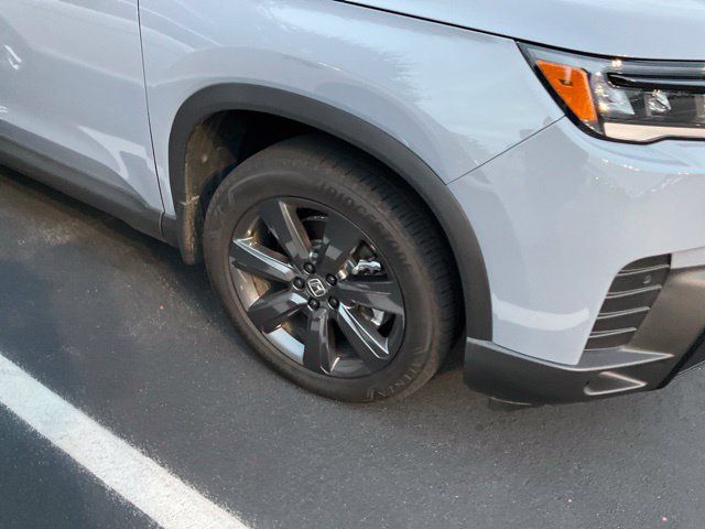 Used 2026 Honda Pilot Sport image 3