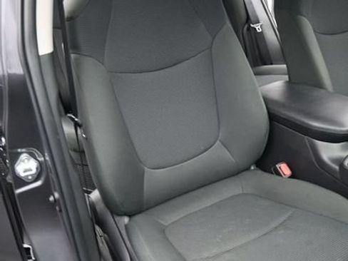 Used 2023 Toyota RAV4 LE AWD/4WD image 17