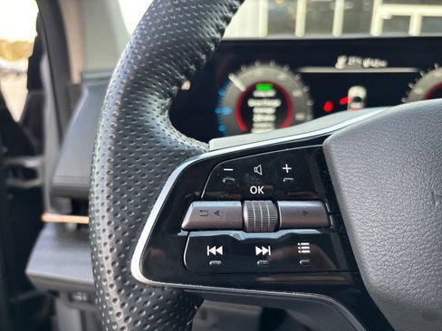 Used 2023 Nissan Ariya AWD image 16