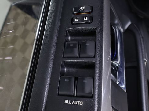 Used 2018 Toyota 4Runner Limited AWD/4WD image 31