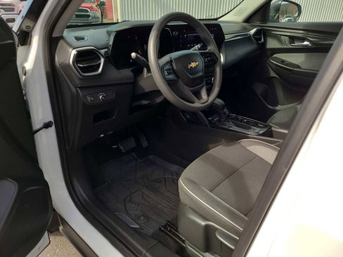 Used 2025 Chevrolet TrailBlazer LS w/ LS Convenience Package image 10