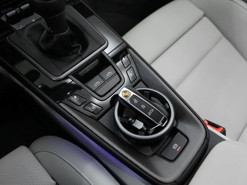 Certified 2024 Porsche 911 Targa 4 GTS AWD/4WD image 29