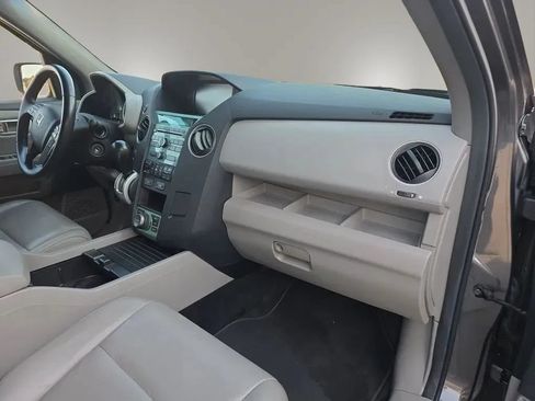 Used 2010 Honda Pilot Touring image 12