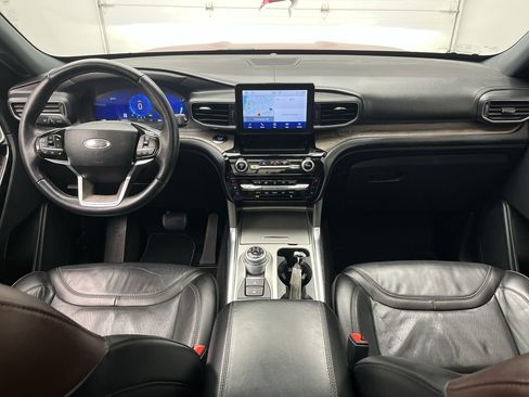 Certified 2023 Ford Explorer Platinum w/ Equipment Group 601A image 4