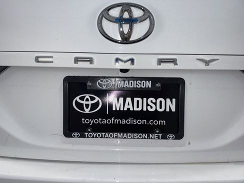 Used 2024 Toyota Camry SE image 32